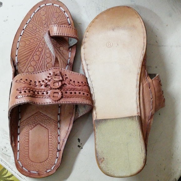 Leather slippers - Picture 2 of 3